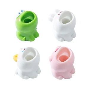 Set di quattro mini figurine di animali in ceramica per micro paesaggi desktop