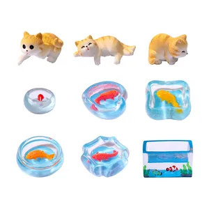 Set von 9 niedlichen Mini-Katzenfiguren und Fischglas-Anhängern für Puppenhaus DIY-Deko.