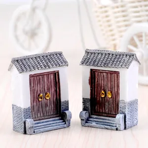 Decorazione in miniatura in resina di porta antica cinese per micro paesaggi.