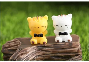 Pair of miniature resin cat figurines for DIY moss micro landscape bonsai ornaments