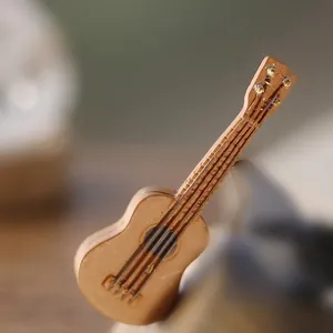 Miniature Simulation Guitar Figurine Resin Micro Landscape Decoration Brown Wood Grain Texture Musical Instrument Model DIY Accessory