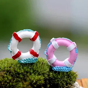 Ornements de bouée de sauvetage miniatures de style méditerranéen pour décor.