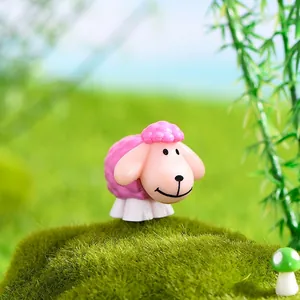 Carina statuetta di mini pecora rosa per decoro micro-paesaggio muschio.