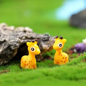 Miniature Resin Giraffe Figurine Small Sika Deer Animal Statue Decor For Moss Micro Landscape Succulent DIY Garden Accessory