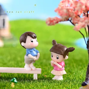 Miniature resin couple figurines for moss landscape decoration and DIY cake topper