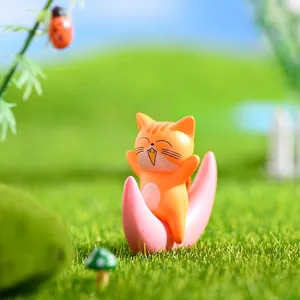 Adorabile statuina gatto arancione su luna rosa per decoro micro paesaggio DIY