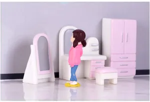 Ensemble de meubles miniatures pour maison de poupée avec figurine de fille et coiffeuse