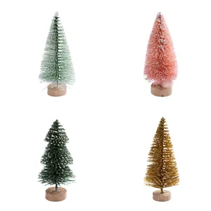 Juego de cuatro mini árboles de Navidad de agujas de pino con efecto nieve en varios colores
