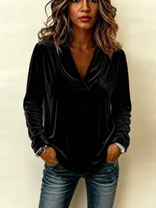 Haut élégant en velours noir à manches longues avec un col en V tendance pour femmes