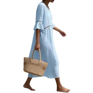 Elegante vestido midi azul claro para mujer con cuello redondo y mangas de encaje