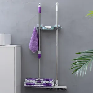 Porta scopa e mocio multifunzionale da parete per l'organizzazione efficiente del bagno