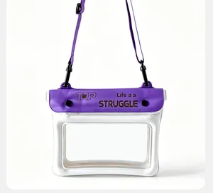 Pochette étanche pour téléphone de grande capacité avec sangle violette.