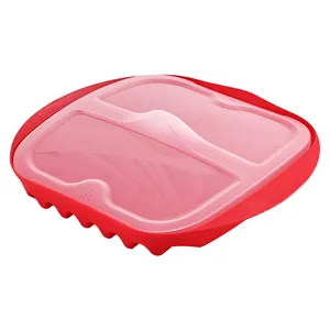 Heat-resistant red microwave bacon cooker tray with a translucent lid.