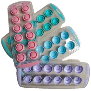 Set di vaschette per ghiaccio a 12 scomparti con fondo morbido in colori assortiti
