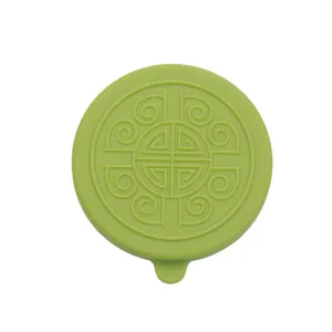 Green silicone lid for seasoning containers with decorative pattern