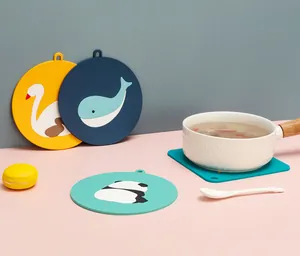 Sottobicchieri in silicone con simpatici disegni di panda e balena, resistenti al calore
