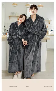 Stel in dikke donkergrijze flanellen badjassen, zachte warme winter loungewear set.