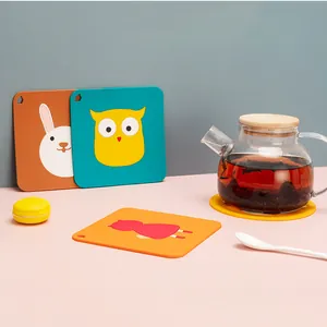 Tovagliette in silicone resistenti al calore con simpatici disegni di gufo e coniglio