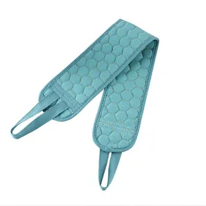 Sangle d'épuration exfoliante longue bleu clair avec texture nid d'abeille pour bain