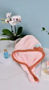 Serviette à cheveux rose fraise à séchage rapide, bonnet en microfibre douce pour femme