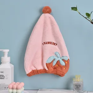 Mignon Bonnet de Séchage Brodée Fraise Turban en Microfibre Absorbante Bonnet de Douche à Séchage Rapide Serviette en Vison Polaire Douce pour Femme Fille