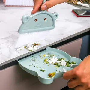 Mini juego de escoba y recogedor de escritorio con forma de oso para limpieza
