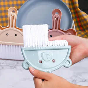 Mini juego de escoba y recogedor con diseño de oso para limpiar escritorios y teclados