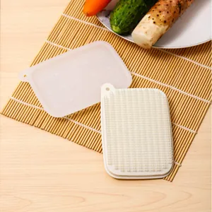 Brosse flexible blanche pour fruits et légumes avec poils doux pour l'usage en cuisine