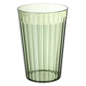 Einfacher grüner, lichtdurchlässiger PET-Kunststoff-Mundspülbecher mit Rippdesign