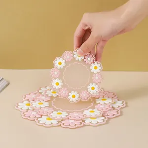 Hitzebeständige Silikon-Untersetzer mit Gänseblümchen-Blumenmuster für Tische