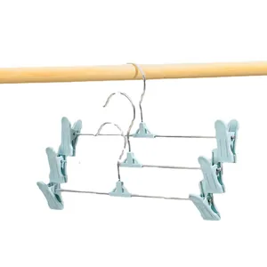 Set di 3 grucce in plastica antigraffio con doppie clip per gonne e biancheria intima