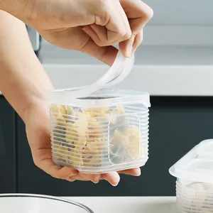 Contenitore quadrato in plastica trasparente con coperchio e scala graduata per alimenti