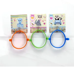 Cercles à œufs colorés en silicone avec de mignonnes cartes d'animaux cartoon.