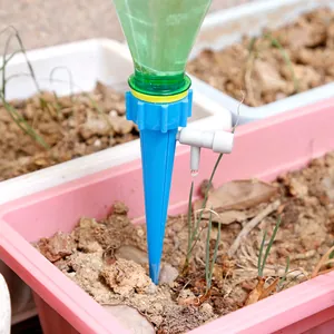 Automatischer Pflanzenbewässerer mit Steuerventil für eine effiziente Gartenbewässerung