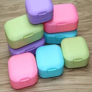 Portable colorful plastic soap boxes with lids and secure latches for travel use
