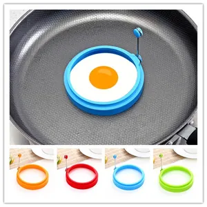 Round silicone egg fryer ring with handle in multiple colors for non-stick frying pans