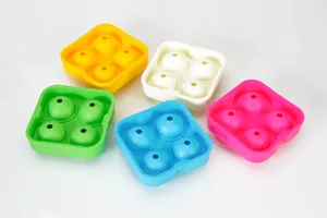 Set di cinque stampi per cubetti di ghiaccio rotondi a 4 fori in silicone colorato