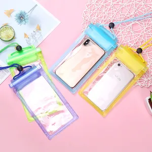 Transparente wasserdichte PVC-Handytaschen in verschiedenen Farben mit Umhängebändern