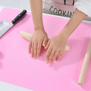 Rutschfeste große rosa Silikon-Backmatte mit Messmarkierungen zum Teigkneten.