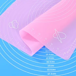 Professionelle rosa Silikon-Backmatte mit präzisen runden Messmarkierungen für Teig