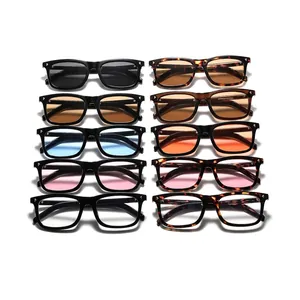 Collection de lunettes de soleil carrées vintage avec verres colorés et montures diverses
