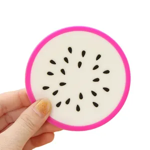 Sottobicchiere colorato in silicone a forma di pitaya per protezione tavolo termica