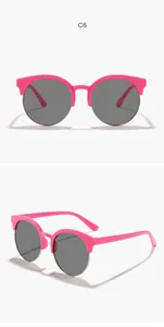 Detailansichten der rosa runden Kinder-Sonnenbrille mit grauen Gläsern und Halbrahmen.