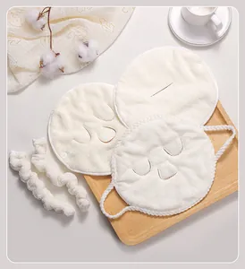 Vue détaillée de trois masques en serviette pour compresse chaude faciale épaissie