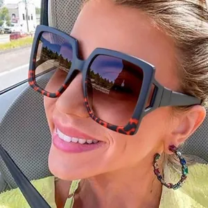 Gafas de Sol Cuadradas de Gran Tamaño para Mujer Patillas Huecas Color Gelatina Lentes de Gradiente Protección UV400