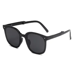 Occhiali da sole pieghevoli neri unisex con protezione UV e classica montura quadrata