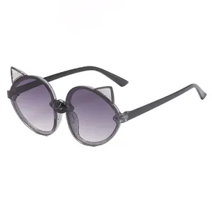 Süße Kinder-Sonnenbrille mit Katzenohren Glitzerrahmen und lila Verlaufsgläsern