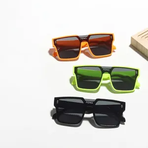 Occhiali da sole retrò quadrati per bambini in arancione fluo verde e nero