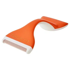 Primer plano detallado del quitapelusas de doble cabezal naranja y blanco
