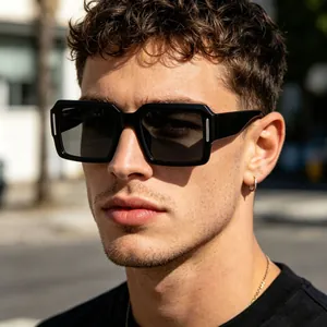 Quadratische Cyberpunk Sonnenbrille Für Damen Herren UV400 Schutz Retro Großer Rahmen Sonnenbrille Mit Metallnieten Outdoor Brille